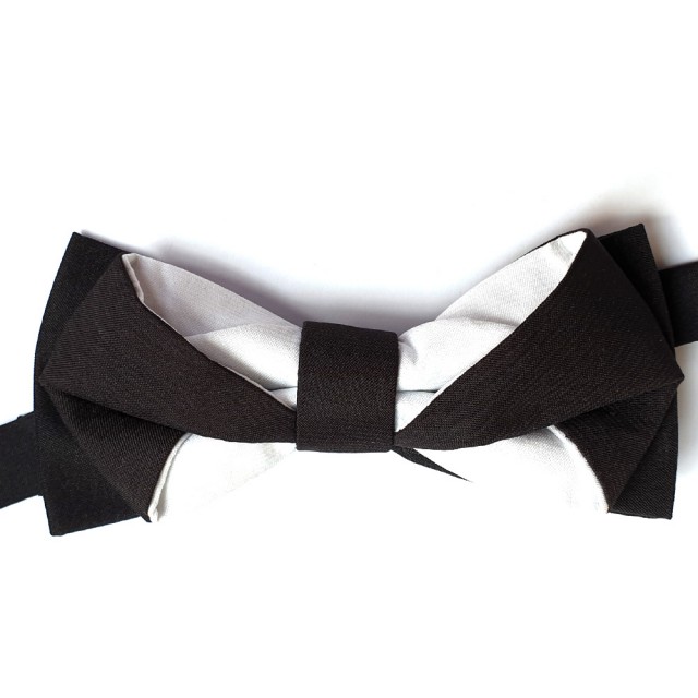 Papion modern, bicolor, negru si alb, model Oddy Shape